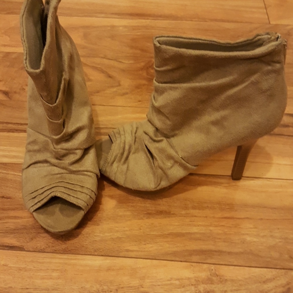 Cream Heels